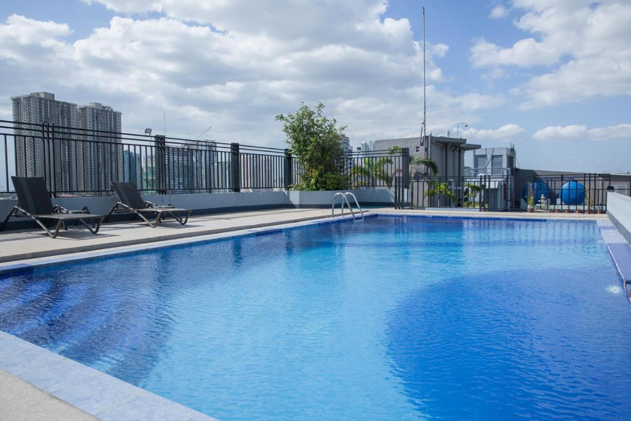 Melbourne Suites Makati City Exteriér fotografie