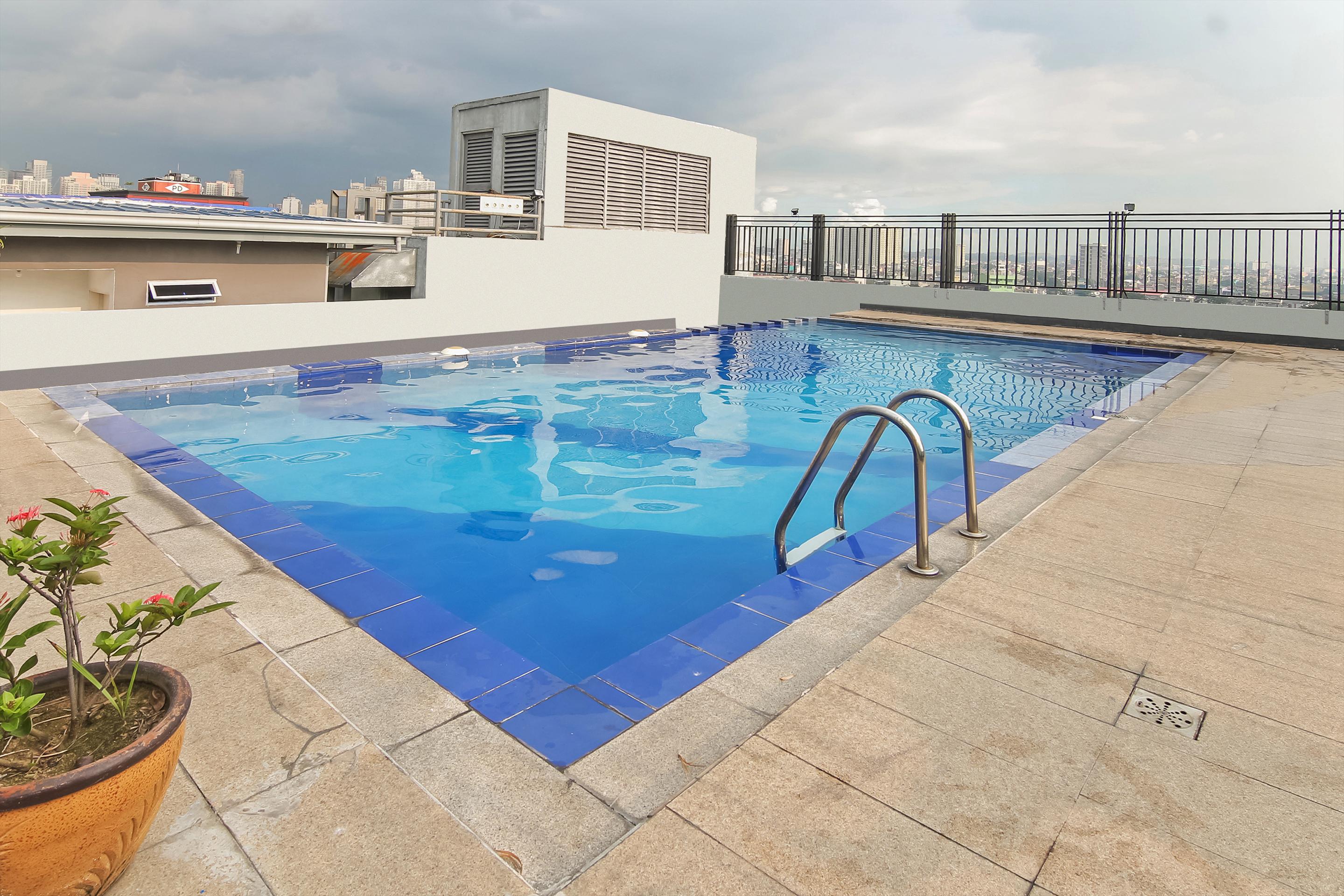 Melbourne Suites Makati City Exteriér fotografie