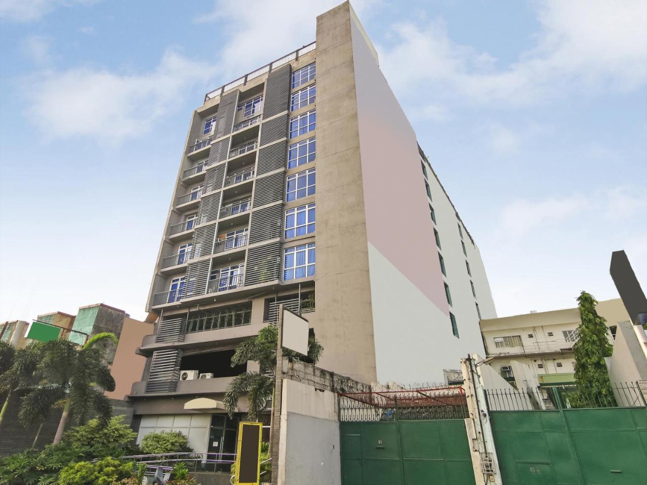 Melbourne Suites Makati City Exteriér fotografie